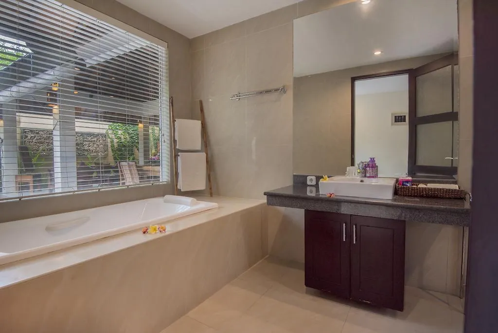 Villa Ranui سمينياك